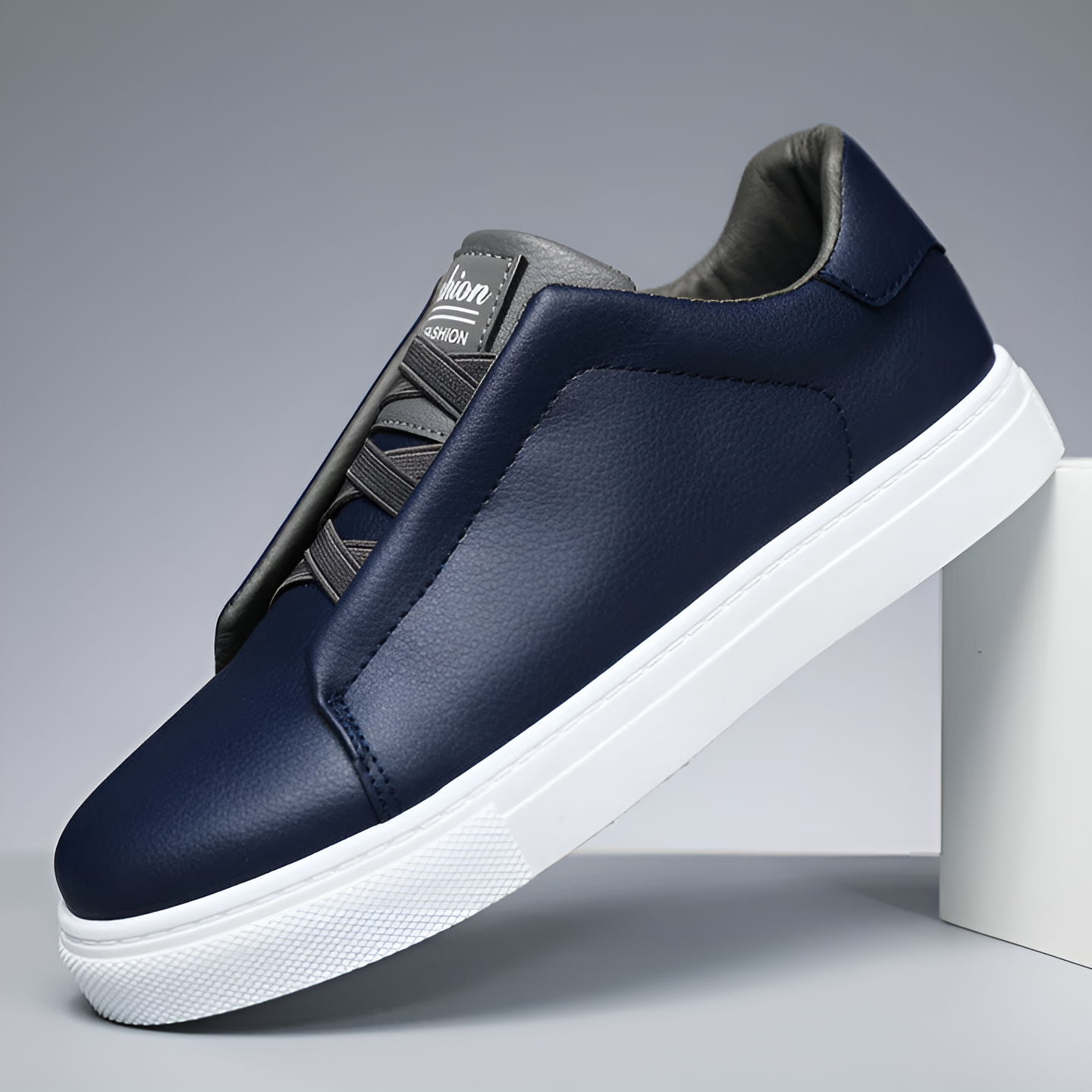 Sneakers Classiche In Pelle senza Tempo